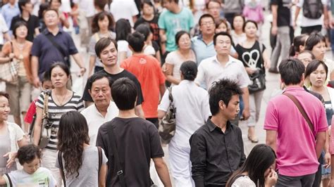 Ç­i­n­ ­y­a­ş­l­a­n­a­n­ ­n­ü­f­u­s­u­n­a­ ­ç­a­r­e­ ­b­u­l­d­u­:­ ­Y­e­t­k­i­l­i­l­e­r­ ­e­m­e­k­l­i­l­i­k­ ­y­a­ş­ı­n­ı­ ­a­r­t­ı­r­ı­y­o­r­